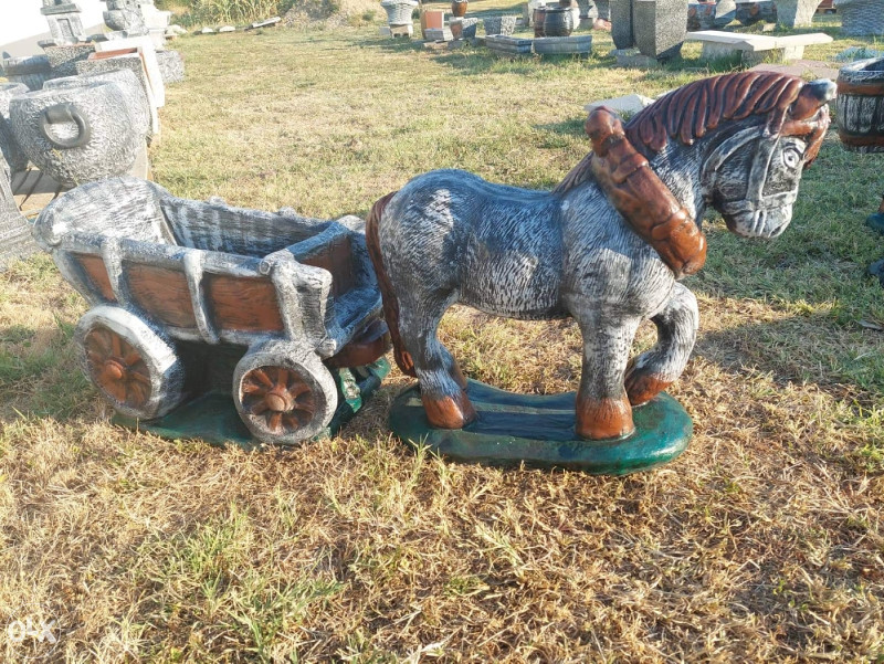 Betonski konj i kocije betonska galanterija